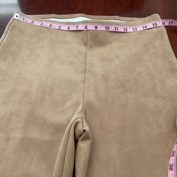 Chico’s Faux Suede Leggings High Waist Pull On Camel Women’s Sz 8R (Chico’s 1R) - Picture 3 of 10